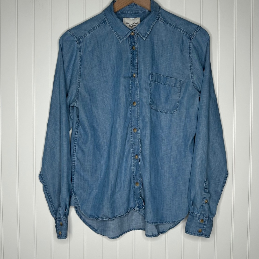 American Eagle Womens Shirt M Blue Chambray Lyocell Button Down Relaxed